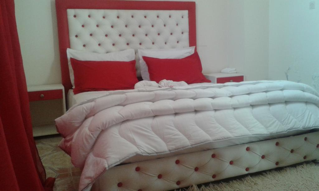 Hotel School Ersat אזרו מראה חיצוני תמונה