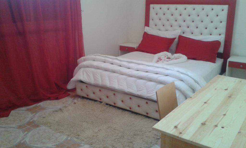 Hotel School Ersat אזרו מראה חיצוני תמונה