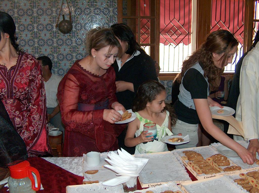 Hotel School Ersat אזרו מראה חיצוני תמונה