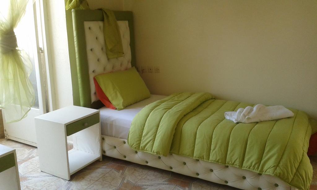 Hotel School Ersat אזרו מראה חיצוני תמונה